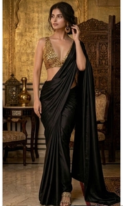 Sari KV Midnight Noir Satinado con Blusa Sin Coser - Product Image 2