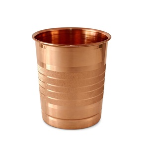 Verre à boire en cuivre fait main de qualité supérieure au design tendance, durable et élégant, pour le bien-être ayurvédique et le stockage de l'eau - Product Image 2