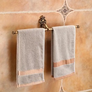 Porte-serviettes mural moderne en acier inoxydable, barre à serviettes élégante en métal pour salle de bain - Product Image 5