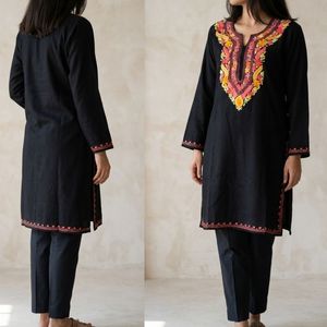 Kurti Pheran élégant noir jais avec broderie florale Aari multicolore - Product Image 6
