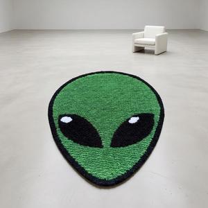 Alfombra Antideslizante de Lana Hecha a Mano, Diseño Verde Alien, Alfombra Suave de Felpa para Dormitorio Infantil y Decoración de Sala de Estar - Product Image 1