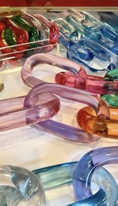 ILAHI's Modern Art Deco Eco-Friendly Acrylic Curve Vertical Pattern Chain Wall Accents Handmade Hanging <b>Ornamental</b> Architecture - Product Image 6