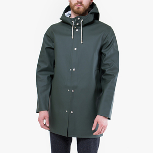 Manteau de pluie long imperméable à capuche pour homme en polyester enduit, fermeture boutonnée, couleur unie, coupe classique avec poches, idéal pour l'extérieur - Product Image 4