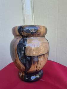 Contemporary Resin <b>Vase</b> for Office & Home Decor - Product Image 3