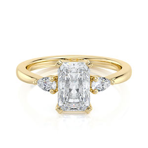 Anillo de Compromiso de Tres Piedras con Diamante Cultivado en Laboratorio de Corte Radiante, 1.70 CTW, Oro Sólido de 14K, Chapado en Rodio, Regalo de Boda Elegante y de Lujo - Product Image 1