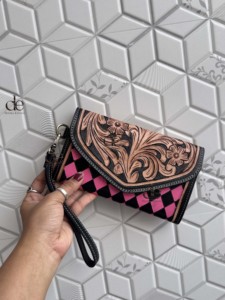 Cartera de Mujer de Cuero Genuino de Alta Calidad, Hecha a Mano, con Diseño de Cuadros Blancos, Estilo Vintage, para Teléfono - Product Image 5