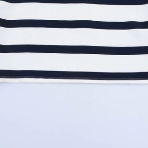 Camiseta de Mujer de Manga Corta con Estampado de Rayas en Blanco y Negro, Cuello Redondo, Estilo Casual, Camisetas de Mujer de Alta Calidad - Product Image 4