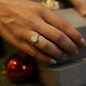 Anillo de Diamante Cultivado en Laboratorio con Corte Cojín de 2.00Ct, Oro Sólido de 14K/10K, Anillo de Compromiso Ligero y Único, Joyería Sostenible al por Mayor - Product Image 6