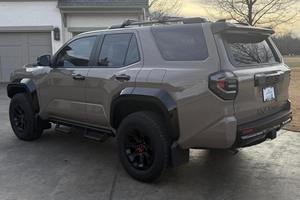 <span class=keywords><strong>Toyota</strong></span> 4Runner <span class=keywords><strong>TRD</strong></span> Pro Turbo Hybride 4 cylindres, 4 roues motrices, modèle 2025, d'occasion premium - Product Image 3