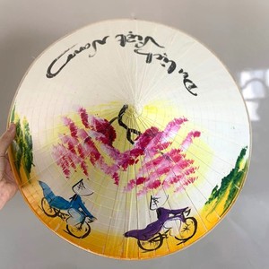 Chapeau en feuilles écologique avec motifs peints, chapeaux coniques vietnamiens faits à la main, prix abordable - Product Image 4