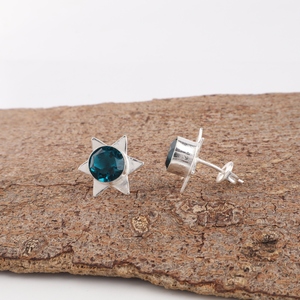 ต่างหูพลอยบลูอะพาไทต์จากนิฮาริกา เจมส์ ผลิตจากเงินแท้ 925 ชุบเงิน สำหรับผู้หญิงและเด็กผู้หญิง - Product Image 3