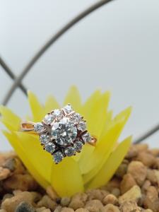 Anillo de Compromiso y Boda Clásico de Lujo para Mujer, Oro Sólido de 10K, Diamante de Laboratorio Redondo de 3 Quilates, VVS EF, Certificado IGI, Joyería Fina - Product Image 2