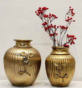 Meral Vase à fleurs luxueux en fer pour le salon de mariage Pots à fleurs en métal antique en fer martelé et centre de table - Product Image 2