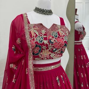 Lehenga Choli de Georgette Sintética Premium con Lentejuelas de Hilo Pesado, Bordado Dori, Patta de Lona, Vuelo Cancan y Dupatta de Diseñador - Product Image 5