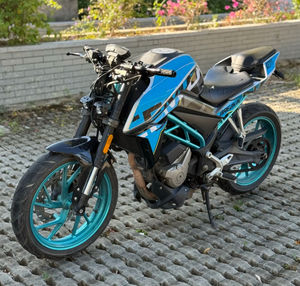 Moto sportive légère CFMOTO NK250, modèle Naked Street à refroidissement liquide, en état d'occasion, vente en gros - Product Image 4