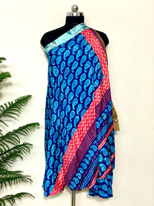 Falda cruzada reversible estilo bohemio y vestido largo floral vintage |   Traje de Baño de Talla Única |   Seda reciclada hecha a mano con cinturón |   Transpirable - Product Image 4