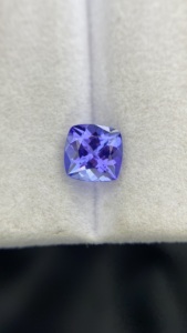 Tanzanite naturelle certifiée de 7 mm, taille coussin carrée, avec une couleur et un lustre excellents, zoïsite naturelle, pierre précieuse non montée de 1,47 carat - Product Image 4