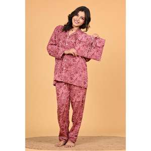 Ensemble de pyjama d'été pour femmes en poly crêpe imprimé, doux, respirant, décontracté, léger, confortable, élégant, idéal pour la détente - Product Image 1