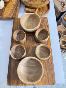 Plateau en bois naturel fait main pour servir des aliments, des boissons et des collations à la maison, idéal pour les tables de cuisine, de salle à manger et la restauration (vente en gros) - Product Image 5