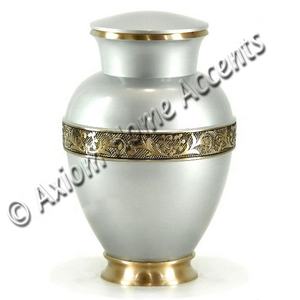 Lujosa urna de cremación de latón con exquisita artesanía y un atractivo atemporal para preservar las cenizas por Axiom Home Accents - Product Image 2