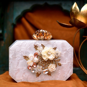Pochette de luxe en résine brodée à la main, par Perfect Enterprises - Product Image 6