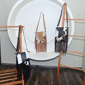 Venta al por mayor de moda exquisita puntada para botas de cuero de vaca bandolera con flecos occidental mujeres de cuero genuino oculto llevar bolsos de hombro - Product Image 3