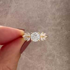 Anillo de compromiso de oro de 14k y 18k con diamante cultivado en laboratorio de 1 quilate, corte marquesa de 10 mm, con piedra lateral en forma de hoja, anillo solitario vintage, venta al por mayor B2B de fábrica - Product Image 5