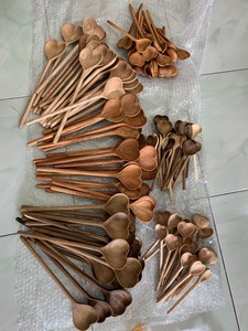 Cuillères en bois directement de l'usine pour la cuisine et la table, surface lisse, vente en gros et distribution à l'exportation - Product Image 5