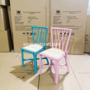 Chaises en rotin faites à la main pour enfants, idéales pour la location événementielle, les anniversaires, les mariages, les fêtes, la décoration de crèches bohèmes et les photobooths. - Product Image 1