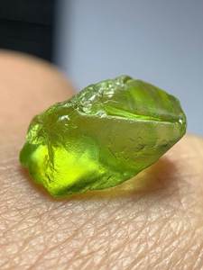 Natural Peridot Rough <b>Stone</b> Kohistan Pakistan Loupe Clean Faceting Grade Gemstone Crystal Cutting Quality Parcel - Product Image 3
