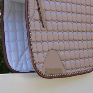 Tapis de selle équestre les plus vendus, fabriqués au Pakistan, avec doublure en polycoton de qualité supérieure, prix bas directement des fabricants. - Product Image 4