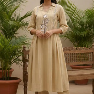 Conjunto de Pantalón y Kurta Largo para Mujer, Cuello en V, Corte Regular, Estilo Étnico Festivo, Tela de Lona, Estilo Indio-Pakistaní - Product Image 1