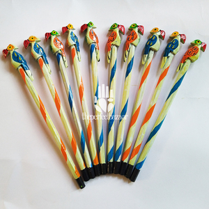 Theperfectbazaar Ensemble de crayons portables en bois faits à la main et peints à la main (10 crayons) avec des motifs d'animaux et d'oiseaux - Product Image 6