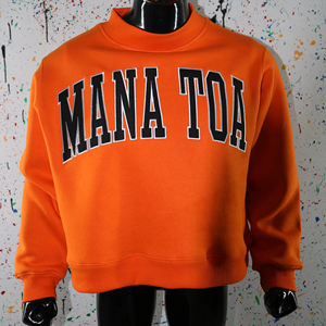 เสื้อสเวตเชิ้ตคอเต่าสีส้ม MANA TOA ปักลายสีดำ 100% ด้วยด้ายคุณภาพสูง - Product Image 1