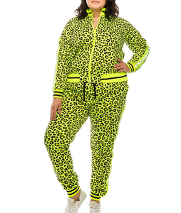 Conjunto Deportivo de 2 Piezas Personalizado por Sublimación, Chaqueta y Pantalones con Cordón Ajustable, Bandas Laterales Reflectantes, Color Verde Neón, Estilo Casual y Resistente - Product Image 2