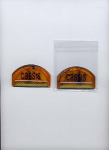 Peine Quitapelusas para Ropa DK-520 |   Removedor de Pelusas de Lana, Herramienta Manual Portátil de Plástico para el Cuidado de la Ropa, Diseño Simple, Color Ámbar - Product Image 4