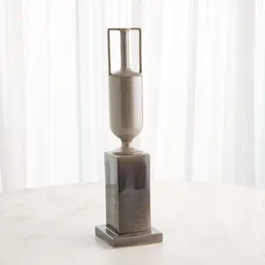 Vase à fleurs décoratif en fer forgé fait main sur mesure pour l'hôtellerie, vase à fleurs en métal World End pour les intérieurs de complexes hôteliers - Product Image 3