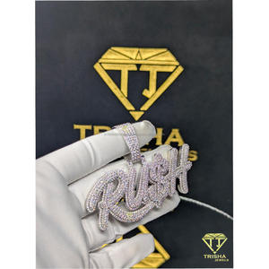 Colgante Personalizado con Nombre 'RUSH' en Diamantes Moissanite VVS, Plata de Ley 925, Estilo Hip Hop, por Trisha Jewels - Product Image 3