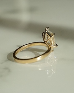 แหวนหมั้นมอยส์ซาไนต์ทรงหกเหลี่ยม 2.25 กะรัต, แหวนทรงหกเหลี่ยม, แหวนหมั้นมอยส์ซาไนต์, แหวนโซลิแทร์ - Product Image 2