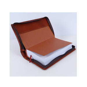 Biblia Sagrada Impresa a Todo Color Personalizada, Impresión Flexográfica en Cartón Duro, Papel Offset, Encuadernación Perfecta, Laminación de Película - Product Image 3