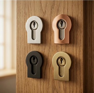 Cubierta de Cerradura de Puerta de Latón Premium de Alta Resistencia, Placa Decorativa para Manija, Accesorio Moderno en Acero Inoxidable Negro Grafito CP con Tornillos - Product Image 2