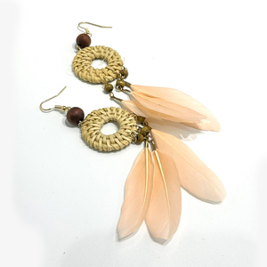 Elegantes pendientes de aro con forma de rafia hechos en Vietnam para uso diario, ropa de fiesta, funciones de boda - Product Image 6