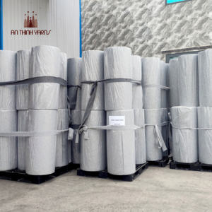 Tela no tejida transpirable e impermeable de poliéster ligero para tapicería de sofás y entretela de muebles - Product Image 3