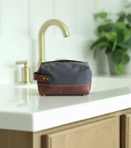 OEM ODM Custom <b>Large</b> <b>Capacity</b> Luxury <b>Cosmetic</b> <b>Bag</b> Portable PU <b>Cosmetic</b> Storage <b>Travel</b> Makeup <b>Bag</b> Toiletry <b>Bag</b> For Sale - Product Image 2