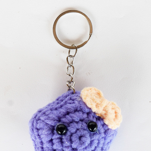 Porte-clés étoile au crochet fait main, étoile violette tricotée, breloque de sac Amigurumi, pendentif de sac à dos, objet d'art pur, porte-clés artisanal, cadeau - Product Image 3