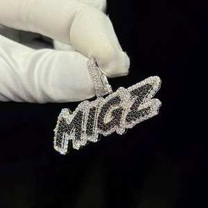 Colgante de Plata 925 Personalizado con Nombre, Joyería Hip Hop Iced Out, Micro Pavé con Diamantes de Imitación Moissanite, Colgante con Letra Personalizada para Hombres y Mujeres - Product Image 6