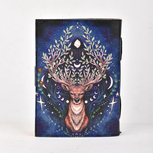 Diario con Cierre de Cartón A5, Diseño de Ciervo, Bosque y Cielo Nocturno |   Diario Ecológico Hecho a Mano de 100 Páginas, Estilo Vintage, Regalo OEM - Product Image 3