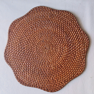Assiette de Présentation Faite à la Main de Haute Qualité en Bambou Écologique, Design Bohème, Prix de Gros - Product Image 1