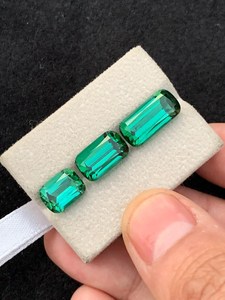 Pierre précieuse de tourmaline verte néon naturelle, taille facetée, pierre non montée pour la création de bijoux, bague, pendentif, collier, cristal - Product Image 1