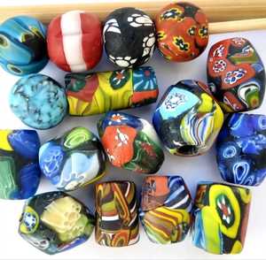 Cuentas de Vidrio Millefiori Rayadas Hechas a Mano en África, Ghana, Nigeria, Kenia, Venta al por Mayor, Recicladas, Suministro de Joyería Suelta, Caja FIRDOS - Product Image 4